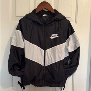Girls Nike Black and White Windbreaker Jacket, size L